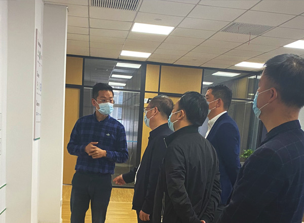 云笈科技｜區(qū)委副書記孔令波一行蒞臨公司開展走訪調(diào)研